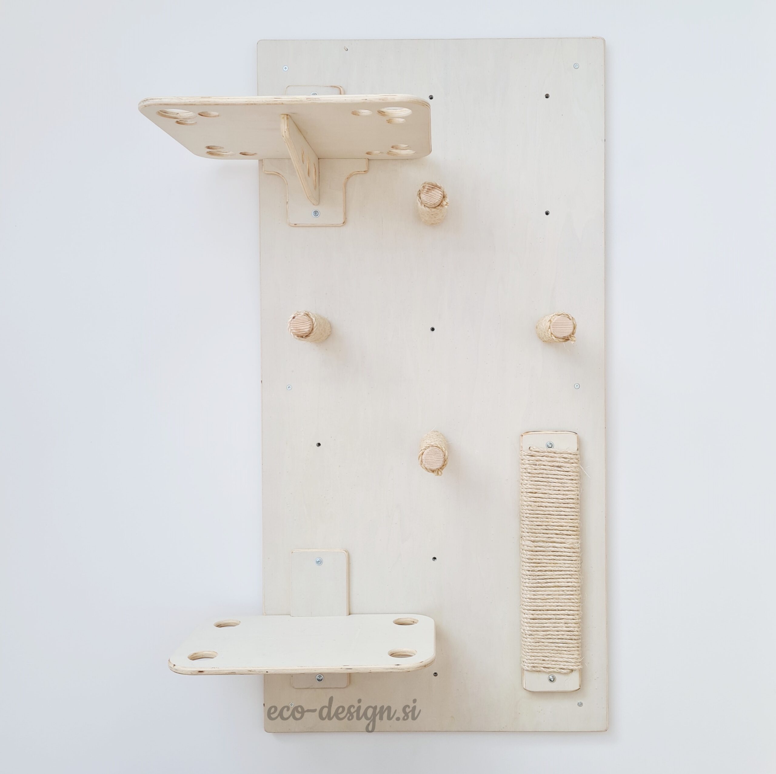 cat_climbing_shelf_wall_eco-design_version1L